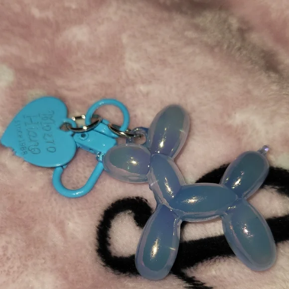 Blue Balloon Dog Keychain - Picture 2 of 3